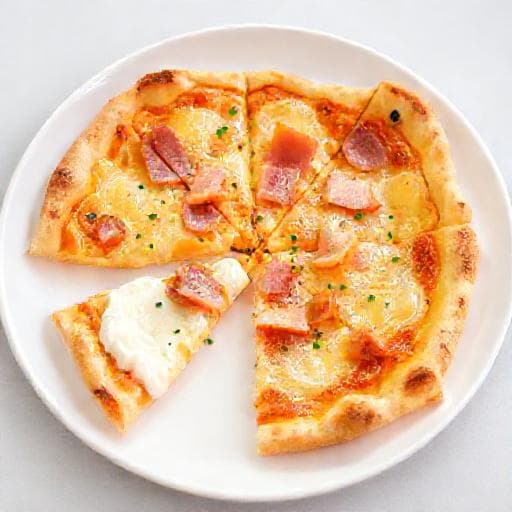 Rask Tarte Flambée med Rømme og Skinke