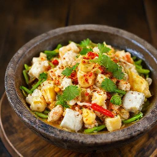 ยำปูม้าใส่ไข่แดงเค็ม (Yum Poo Ma Kai Daeng Khem - Blue Swimmer Crab Salad with Salted Egg Yolk)