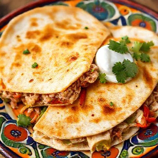 Quesadillas mit Hühnchen und Gemüse