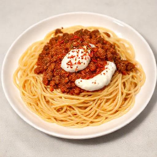 Quick Turkish Pasta with Minced Meat and Yogurt
