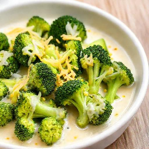 Quick Broccoli with Cream and Cheese