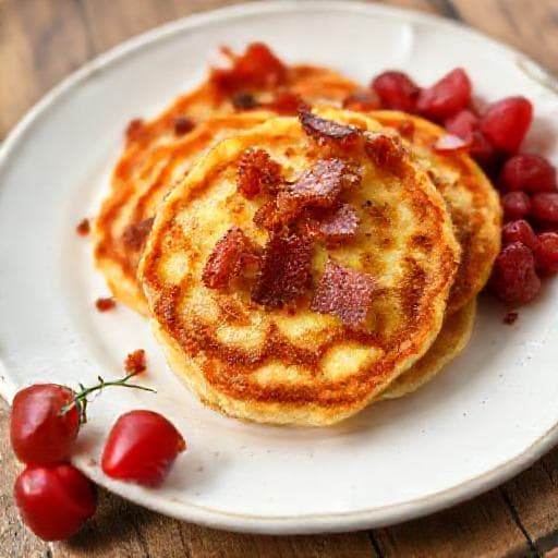 Klassiska Potatisbullar med Bacon och Lingon