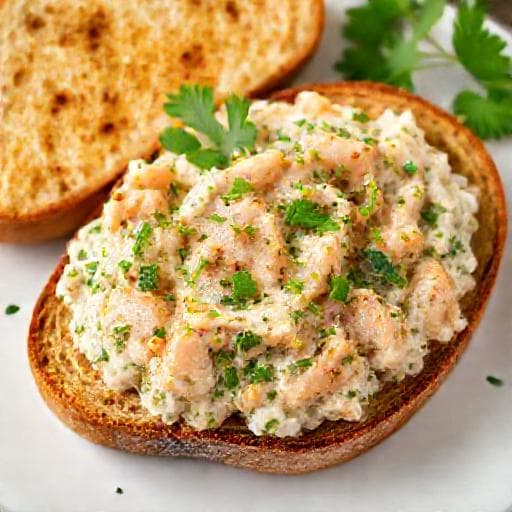 Rybacia nátierka s údenou makrelou a bylinkami