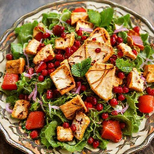 Fattouche aux Grenades et Halloumi Grillé