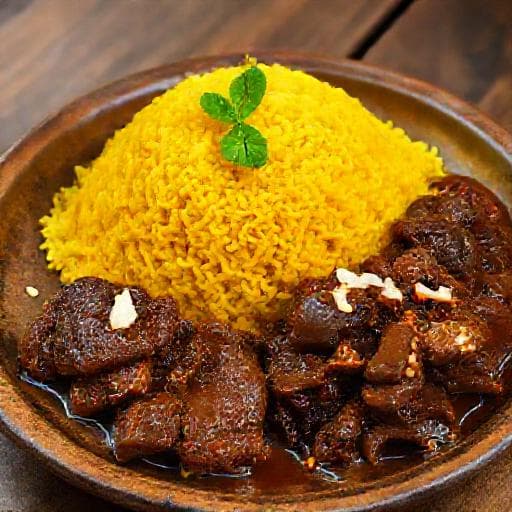 Nasi Kunyit dengan Rendang Daging Klasik