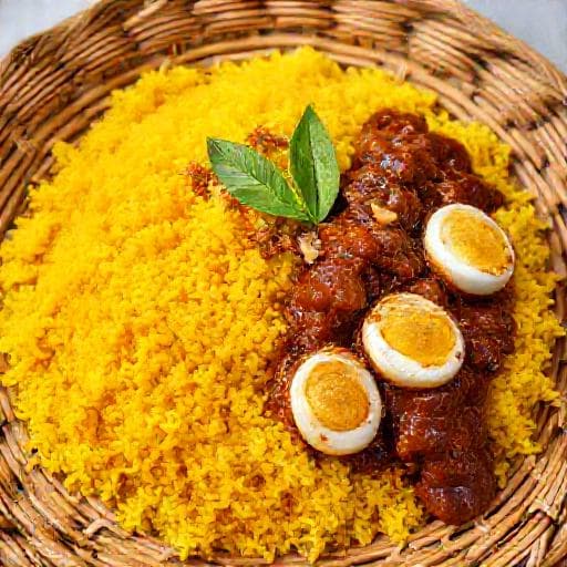 Nasi Kuning Padang dengan Rendang Telur Puyuh