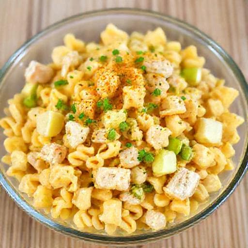 Cremet Pastasalat med Kylling og Karry