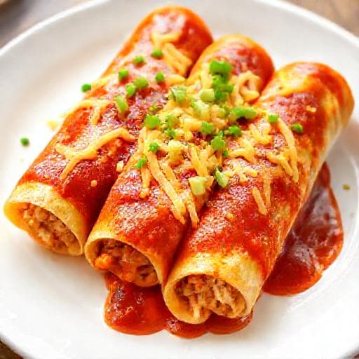 Rychlé Enchiladas s kuřecím masem (z plechovky)
