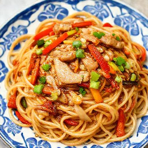 Rychlé vepřové Chow Mein