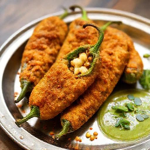 पनीर भरा मिर्ची बड़ा