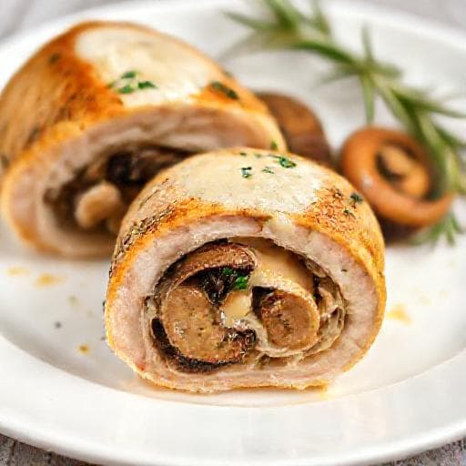 Куриный рулет с сыром и грибами