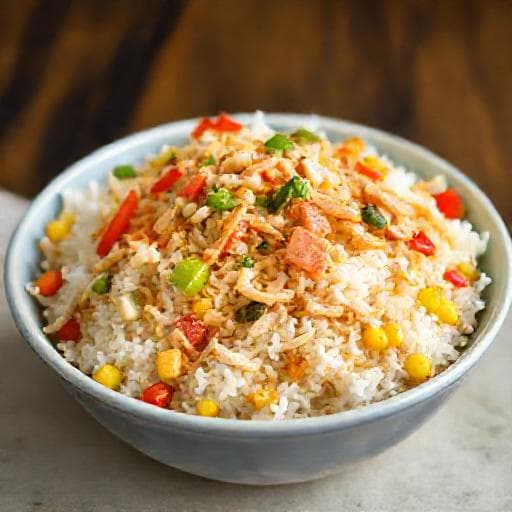 Быстрый хрустящий рисовый салат с курицей