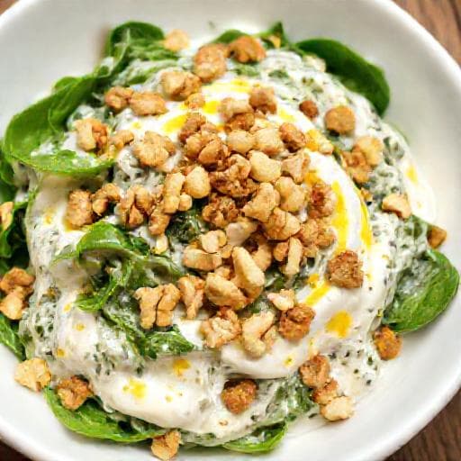 Yoğurtlu Ispanak Salatası