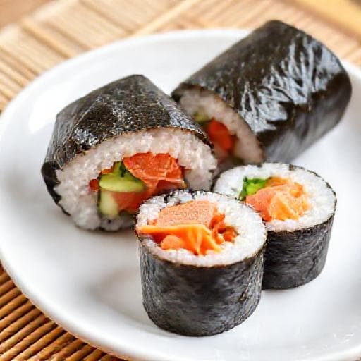 Sushi Cuộn Cá Hồi (Salmon Roll) Đơn Giản